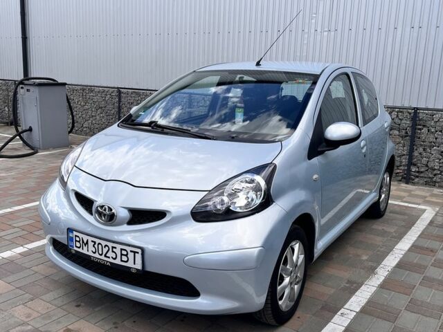 Синий Тойота Айго, объемом двигателя 1 л и пробегом 150 тыс. км за 4600 $, фото 1 на Automoto.ua