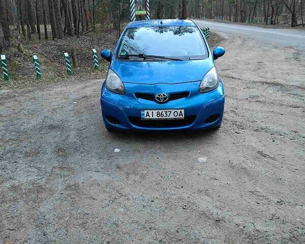 Синий Тойота Айго, объемом двигателя 1 л и пробегом 233 тыс. км за 4700 $, фото 1 на Automoto.ua