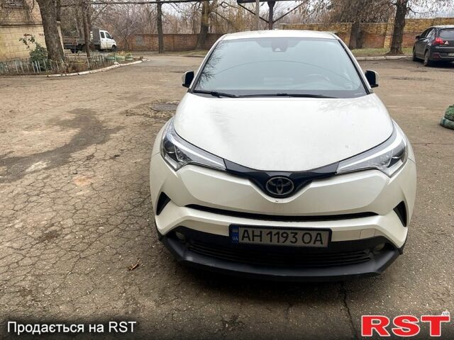 Білий Тойота C-HR, об'ємом двигуна 2 л та пробігом 42 тис. км за 17000 $, фото 1 на Automoto.ua