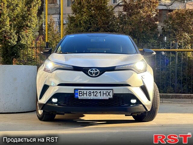 Білий Тойота C-HR, об'ємом двигуна 1.2 л та пробігом 63 тис. км за 21999 $, фото 1 на Automoto.ua