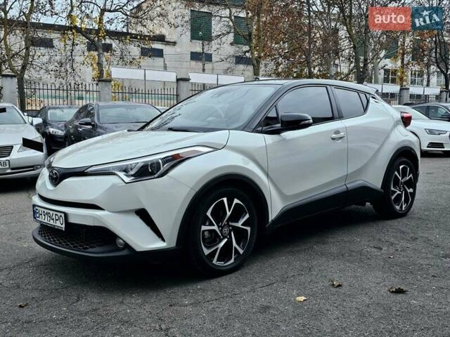 Білий Тойота C-HR, об'ємом двигуна 1.99 л та пробігом 59 тис. км за 19500 $, фото 1 на Automoto.ua