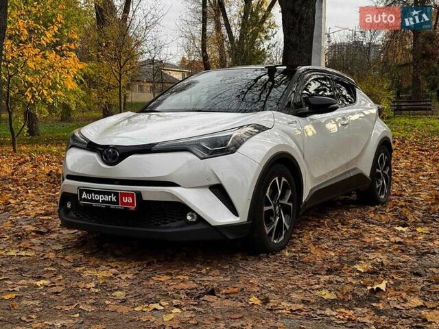 Белый Тойота C-HR, объемом двигателя 1.8 л и пробегом 79 тыс. км за 26290 $, фото 1 на Automoto.ua