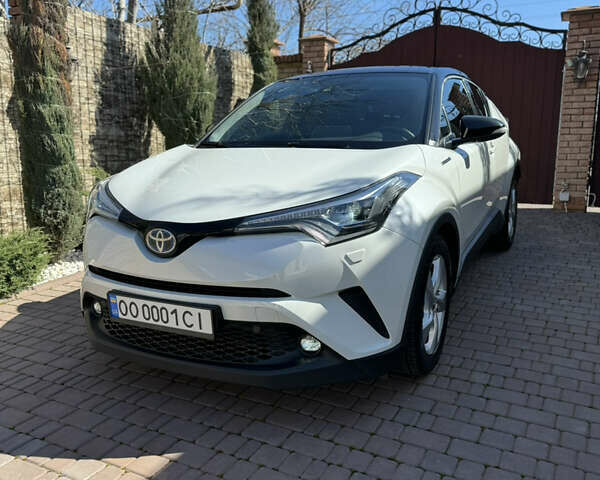 Білий Тойота C-HR, об'ємом двигуна 1.8 л та пробігом 41 тис. км за 29000 $, фото 1 на Automoto.ua