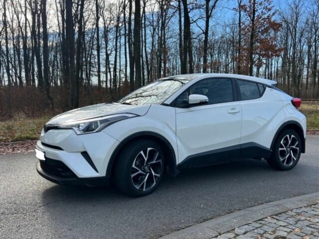 Білий Тойота C-HR, об'ємом двигуна 2 л та пробігом 58 тис. км за 10000 $, фото 1 на Automoto.ua