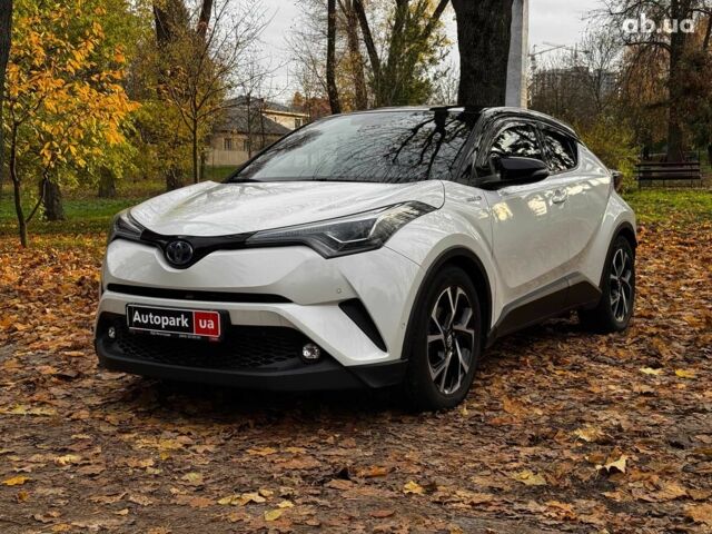 Белый Тойота C-HR, объемом двигателя 1.8 л и пробегом 79 тыс. км за 26290 $, фото 1 на Automoto.ua