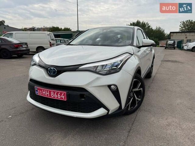 Белый Тойота C-HR, объемом двигателя 1.8 л и пробегом 35 тыс. км за 17500 $, фото 1 на Automoto.ua