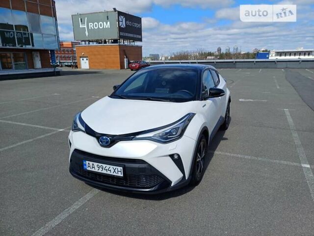 Белый Тойота C-HR, объемом двигателя 1.99 л и пробегом 78 тыс. км за 28900 $, фото 1 на Automoto.ua