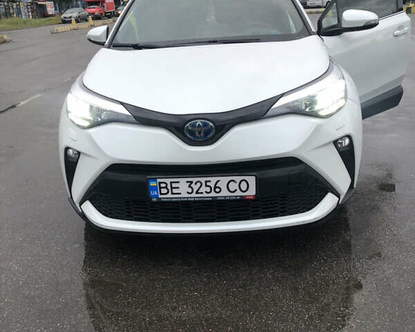 Белый Тойота C-HR, объемом двигателя 2 л и пробегом 36 тыс. км за 28900 $, фото 1 на Automoto.ua