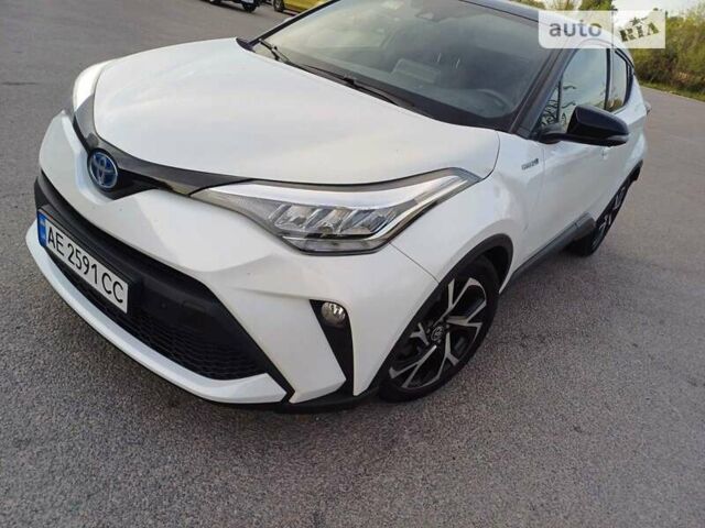 Белый Тойота C-HR, объемом двигателя 1.99 л и пробегом 25 тыс. км за 26000 $, фото 1 на Automoto.ua