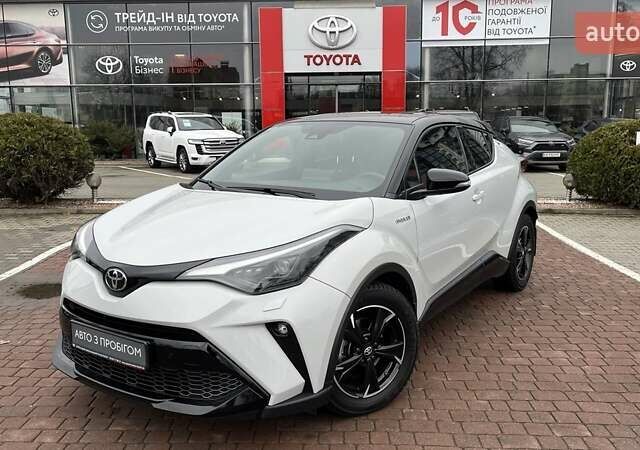 Белый Тойота C-HR, объемом двигателя 1.99 л и пробегом 26 тыс. км за 30700 $, фото 1 на Automoto.ua