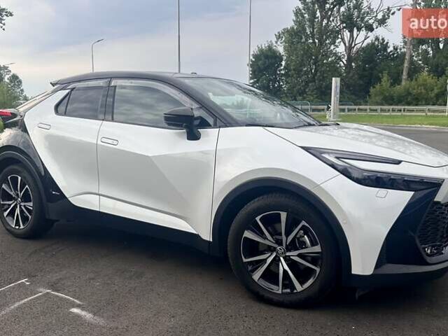 Белый Тойота C-HR, объемом двигателя 2 л и пробегом 14 тыс. км за 40900 $, фото 1 на Automoto.ua