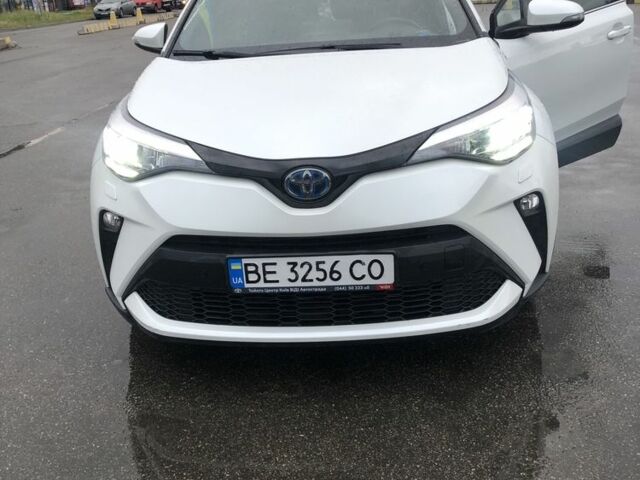 Белый Тойота C-HR, объемом двигателя 2 л и пробегом 36 тыс. км за 29000 $, фото 1 на Automoto.ua