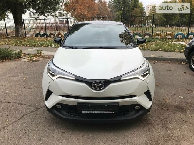 Білий Тойота C-HR, об'ємом двигуна 1.2 л та пробігом 12 тис. км за 28900 $, фото 1 на Automoto.ua