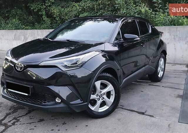 Черный Тойота C-HR, объемом двигателя 1.2 л и пробегом 138 тыс. км за 18000 $, фото 1 на Automoto.ua