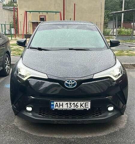 Черный Тойота C-HR, объемом двигателя 1.8 л и пробегом 138 тыс. км за 24500 $, фото 1 на Automoto.ua