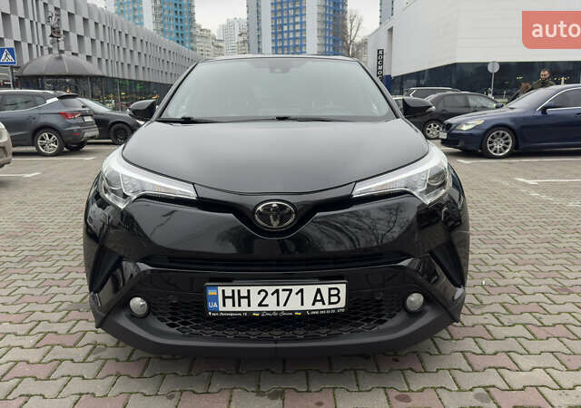 Черный Тойота C-HR, объемом двигателя 1.99 л и пробегом 86 тыс. км за 16700 $, фото 1 на Automoto.ua