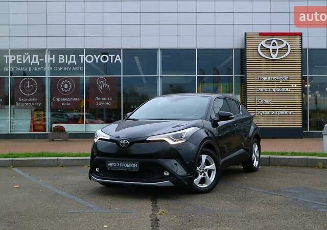 Чорний Тойота C-HR, об'ємом двигуна 1.2 л та пробігом 66 тис. км за 19819 $, фото 1 на Automoto.ua