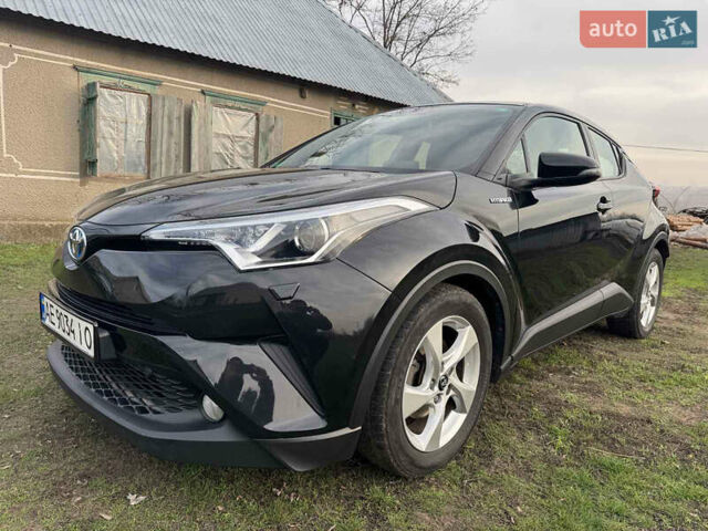 Черный Тойота C-HR, объемом двигателя 1.8 л и пробегом 126 тыс. км за 22000 $, фото 1 на Automoto.ua