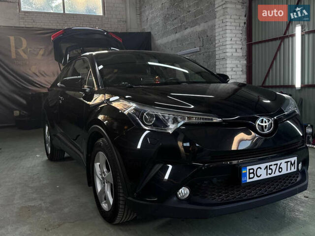 Черный Тойота C-HR, объемом двигателя 1.2 л и пробегом 90 тыс. км за 18499 $, фото 1 на Automoto.ua