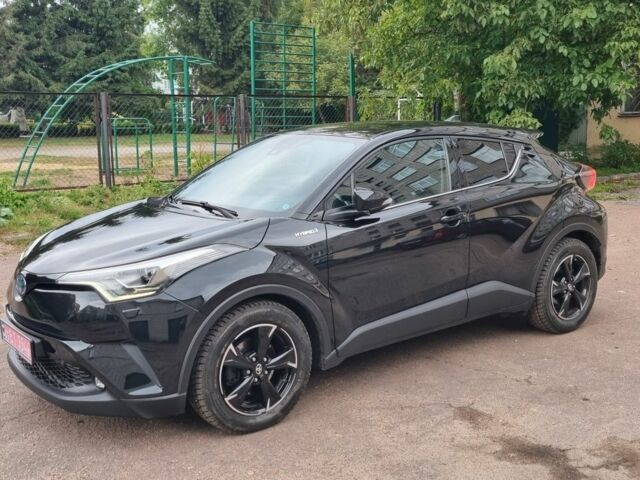 Черный Тойота C-HR, объемом двигателя 1.8 л и пробегом 105 тыс. км за 25200 $, фото 1 на Automoto.ua