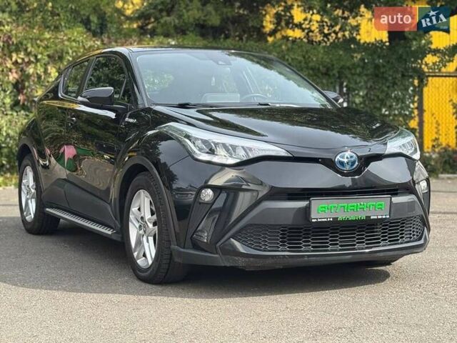 Чорний Тойота C-HR, об'ємом двигуна 1.8 л та пробігом 32 тис. км за 25900 $, фото 1 на Automoto.ua