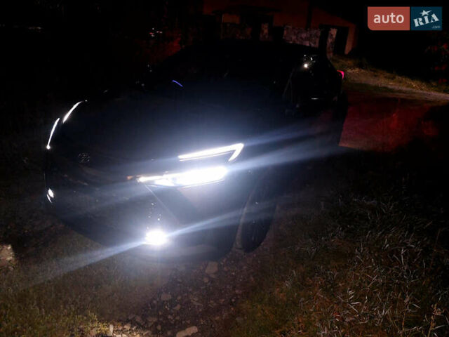 Фиолетовый Тойота C-HR, объемом двигателя 1.8 л и пробегом 2 тыс. км за 39000 $, фото 1 на Automoto.ua