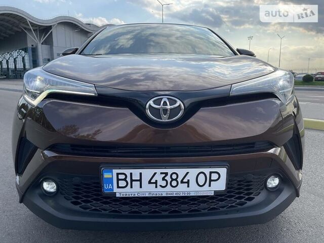 Коричневый Тойота C-HR, объемом двигателя 1.2 л и пробегом 48 тыс. км за 23300 $, фото 1 на Automoto.ua