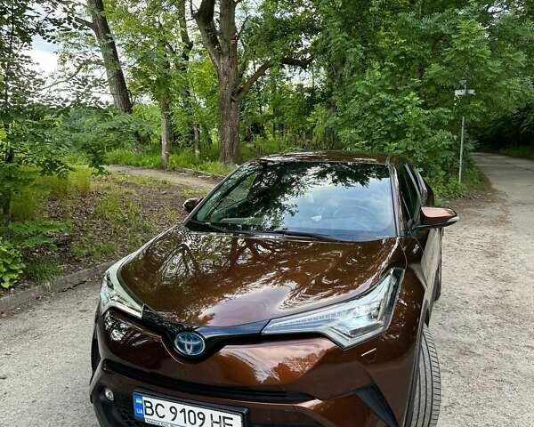 Коричневий Тойота C-HR, об'ємом двигуна 1.8 л та пробігом 193 тис. км за 21800 $, фото 1 на Automoto.ua