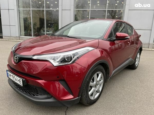 Красный Тойота C-HR, объемом двигателя 2 л и пробегом 37 тыс. км за 22500 $, фото 1 на Automoto.ua