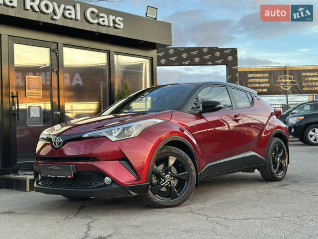 Красный Тойота C-HR, объемом двигателя 1.2 л и пробегом 138 тыс. км за 17500 $, фото 1 на Automoto.ua