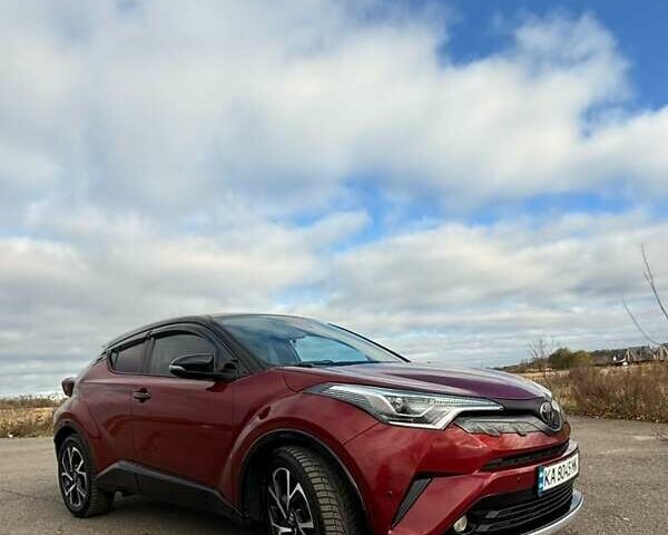 Красный Тойота C-HR, объемом двигателя 1.99 л и пробегом 110 тыс. км за 19200 $, фото 1 на Automoto.ua
