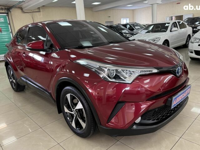 Красный Тойота C-HR, объемом двигателя 0 л и пробегом 133 тыс. км за 19500 $, фото 1 на Automoto.ua
