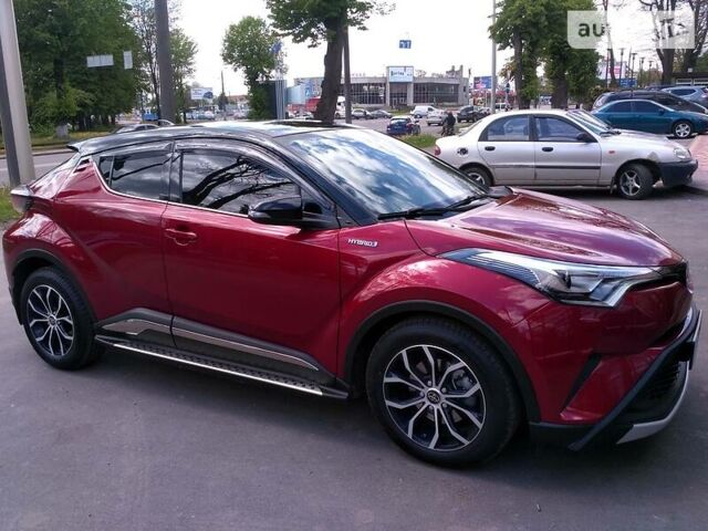 Красный Тойота C-HR, объемом двигателя 1.8 л и пробегом 72 тыс. км за 27350 $, фото 1 на Automoto.ua