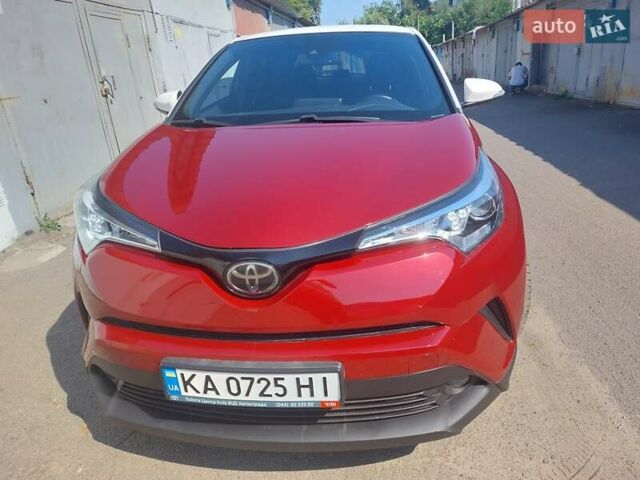 Красный Тойота C-HR, объемом двигателя 1.99 л и пробегом 77 тыс. км за 19900 $, фото 1 на Automoto.ua
