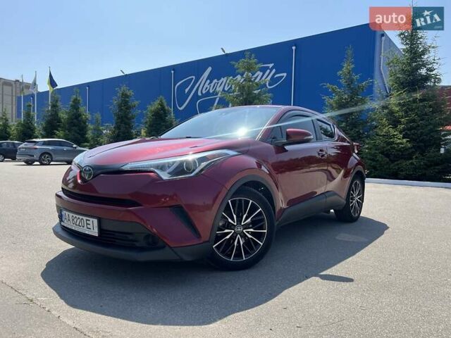Красный Тойота C-HR, объемом двигателя 2 л и пробегом 61 тыс. км за 18300 $, фото 1 на Automoto.ua