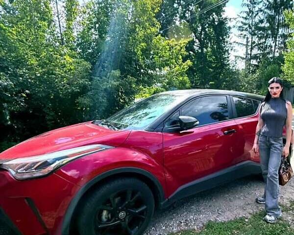 Червоний Тойота C-HR, об'ємом двигуна 1.99 л та пробігом 40 тис. км за 22000 $, фото 1 на Automoto.ua