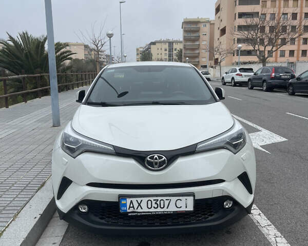 Тойота C-HR, объемом двигателя 1.2 л и пробегом 97 тыс. км за 19500 $, фото 1 на Automoto.ua