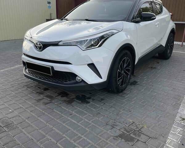 Тойота C-HR, объемом двигателя 1.99 л и пробегом 102 тыс. км за 19999 $, фото 1 на Automoto.ua