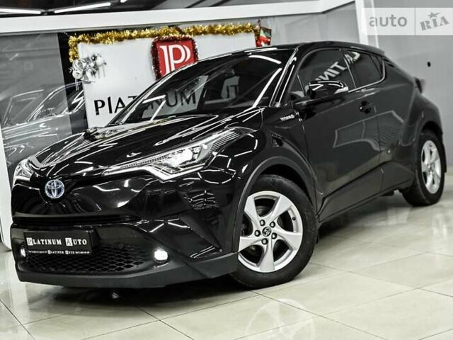 Тойота C-HR, объемом двигателя 1.8 л и пробегом 90 тыс. км за 26900 $, фото 1 на Automoto.ua