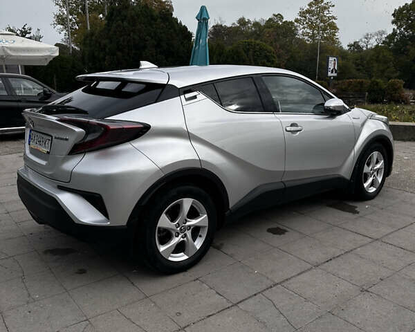 Тойота C-HR, об'ємом двигуна 1.8 л та пробігом 65 тис. км за 30000 $, фото 1 на Automoto.ua