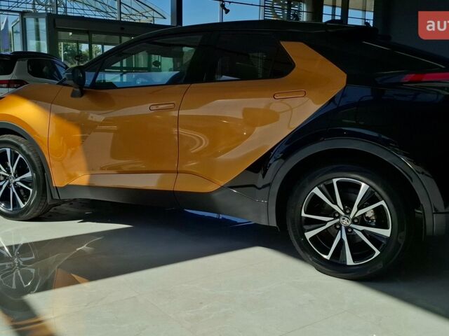 купить новое авто Тойота C-HR 2023 года от официального дилера Тойота на Столичному Тойота фото