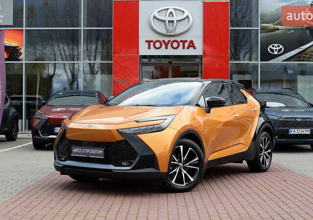 Жовтий Тойота C-HR, об'ємом двигуна 1.99 л та пробігом 17 тис. км за 39200 $, фото 1 на Automoto.ua