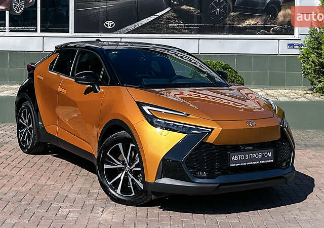 Желтый Тойота C-HR, объемом двигателя 1.99 л и пробегом 7 тыс. км за 43397 $, фото 1 на Automoto.ua