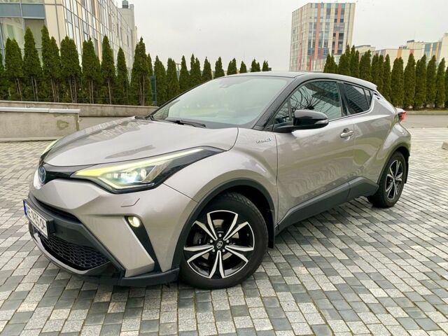 Серый Тойота C-HR, объемом двигателя 0 л и пробегом 76 тыс. км за 27000 $, фото 1 на Automoto.ua