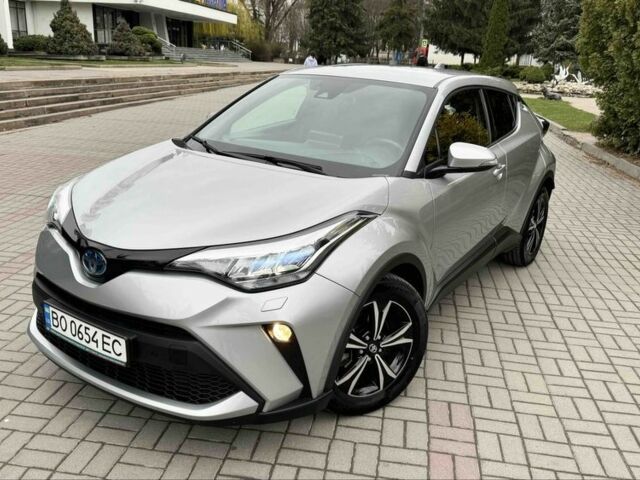 Серый Тойота C-HR, объемом двигателя 2 л и пробегом 14 тыс. км за 27500 $, фото 1 на Automoto.ua
