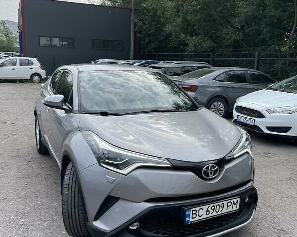 Серый Тойота C-HR, объемом двигателя 1.2 л и пробегом 58 тыс. км за 18200 $, фото 1 на Automoto.ua