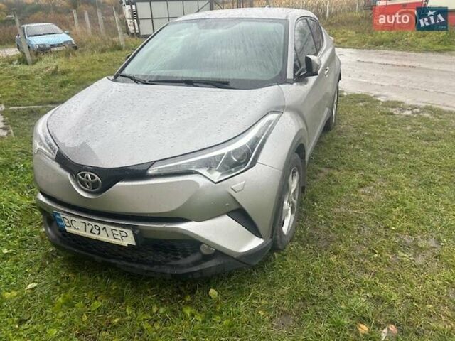 Серый Тойота C-HR, объемом двигателя 1.2 л и пробегом 137 тыс. км за 17500 $, фото 1 на Automoto.ua