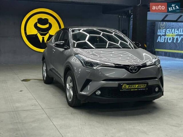 Серый Тойота C-HR, объемом двигателя 1.2 л и пробегом 41 тыс. км за 23000 $, фото 1 на Automoto.ua
