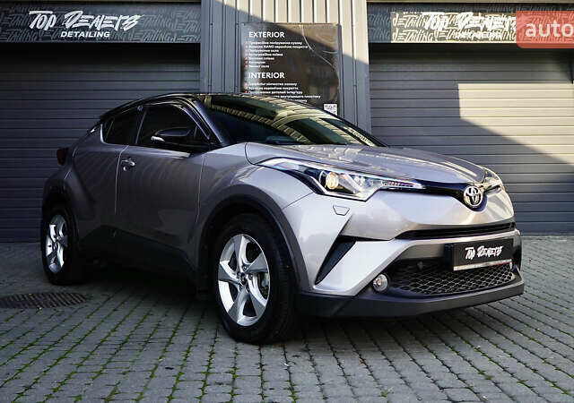 Серый Тойота C-HR, объемом двигателя 1.2 л и пробегом 89 тыс. км за 18500 $, фото 1 на Automoto.ua
