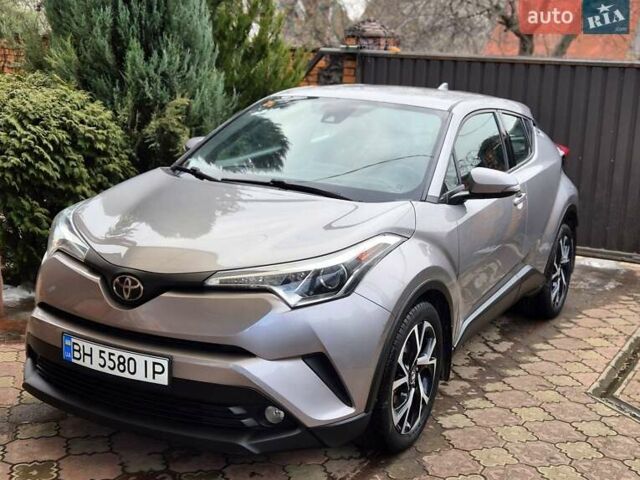 Серый Тойота C-HR, объемом двигателя 2 л и пробегом 67 тыс. км за 17300 $, фото 1 на Automoto.ua